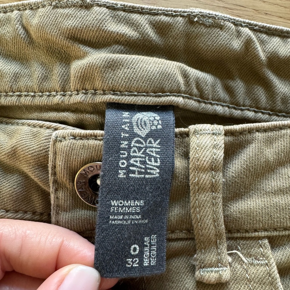 Mountain Hardwear women’s green jeans